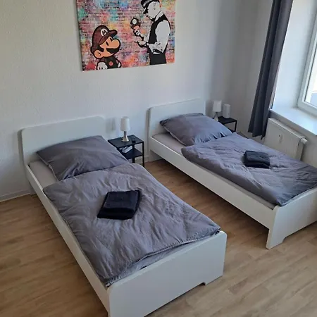 Work & In Apartman