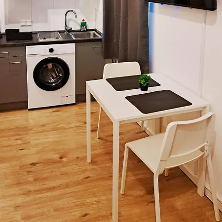 Work & In Apartman